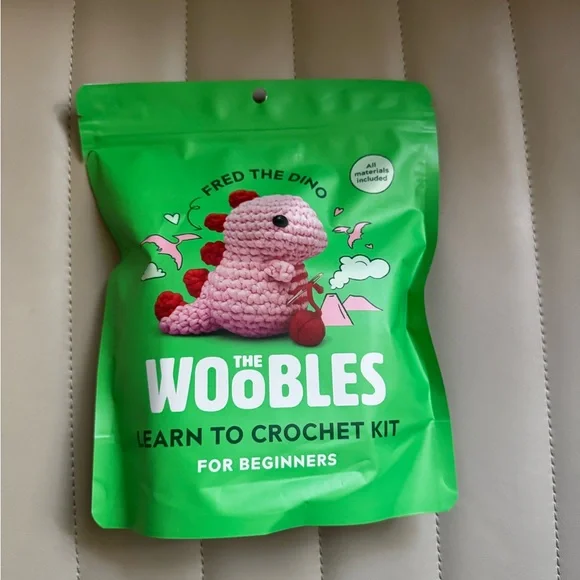 The woobles - Fred the Dino Crochet Kit - Picture 1 of 2
